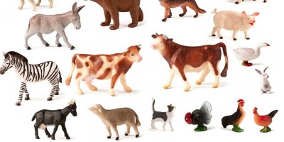 Conjuntos iniciales de figuras realistas de criaturas. Postachalnik